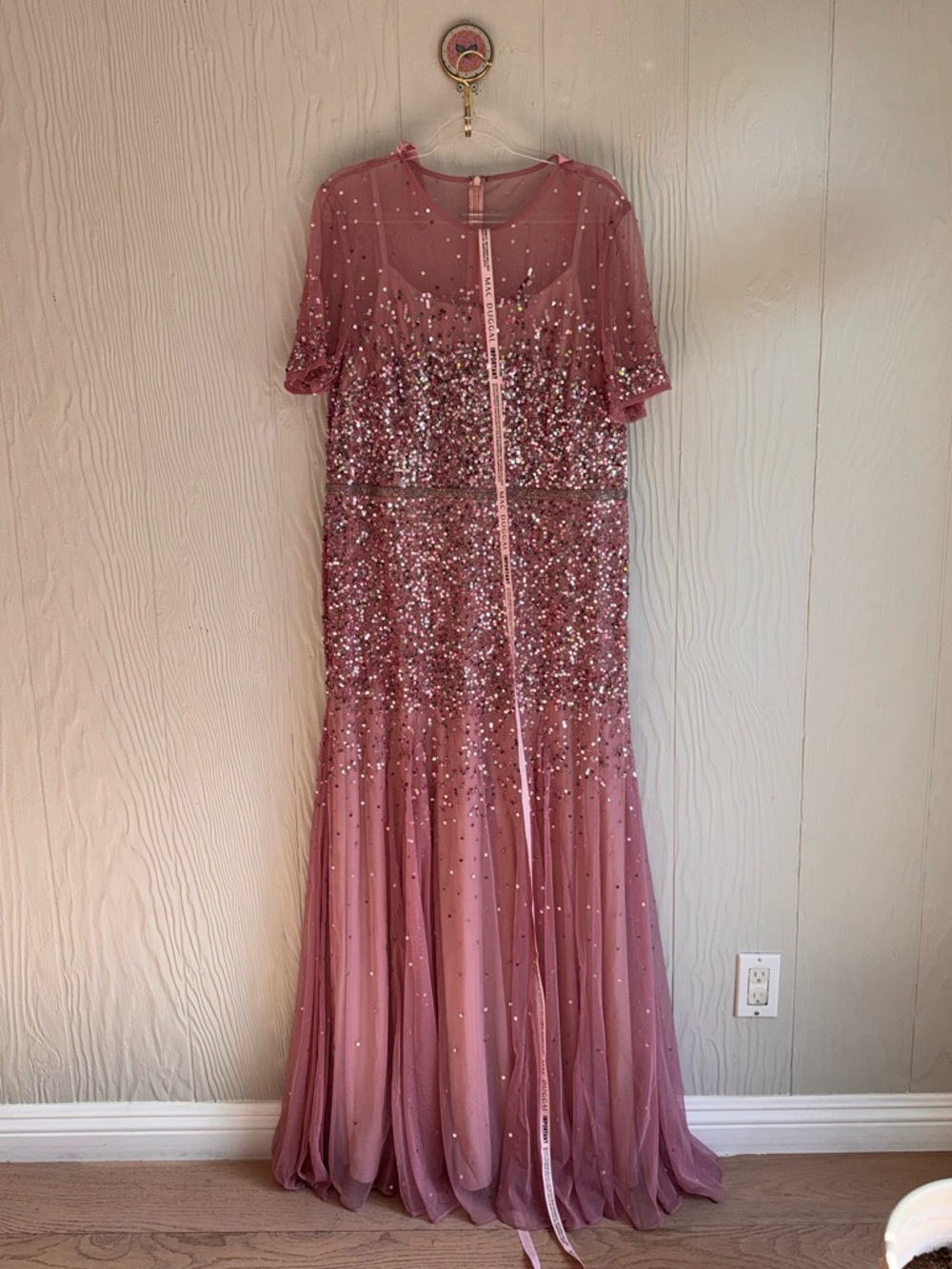 NEW MAC DUGGAL High Neck Short Sleeve Sequin Embellished Gown Sz: 18 #93909 - Picture 5 of 13